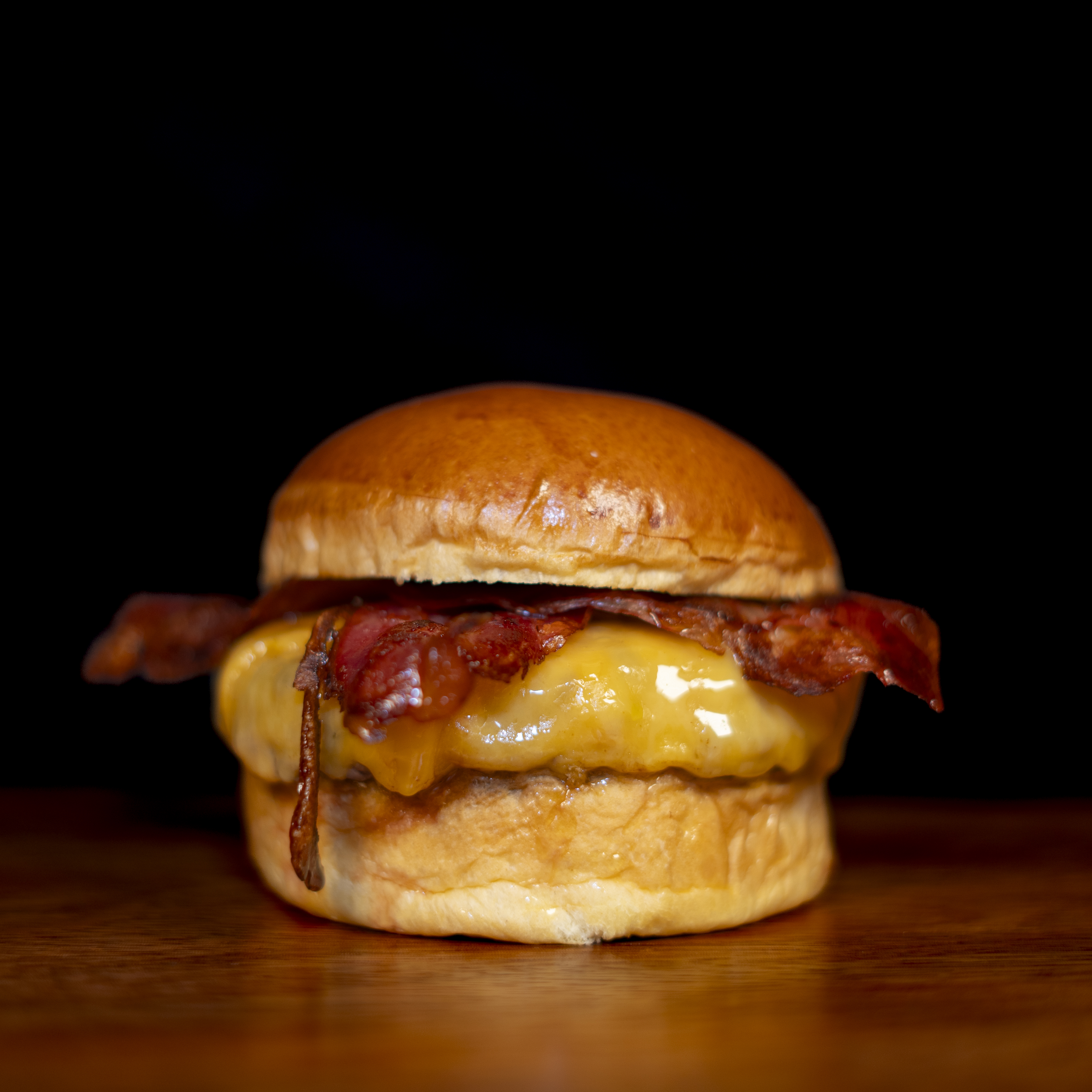 Hamburguesa con queso y bacon