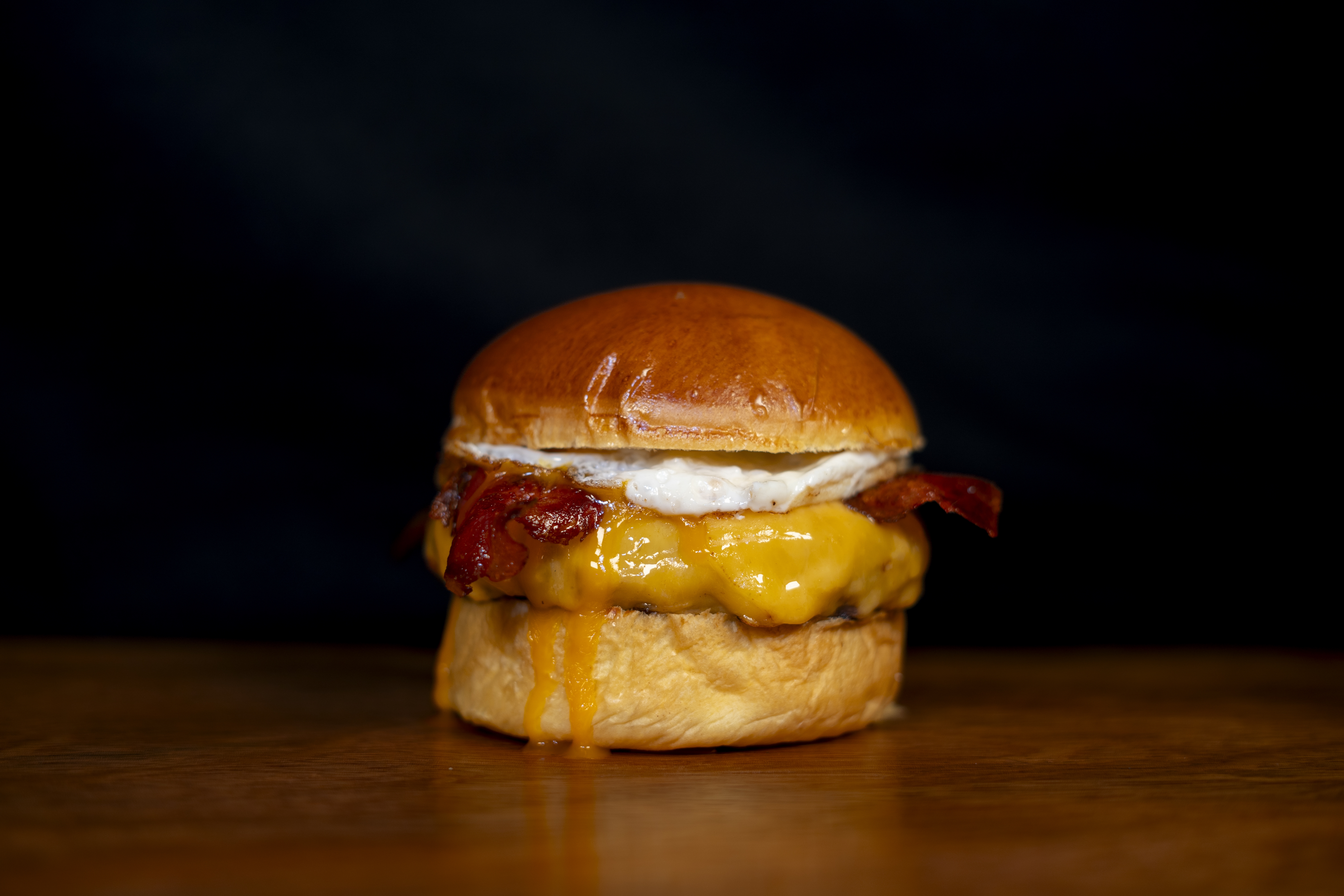 Hamburguesa queso, huevo y bacon